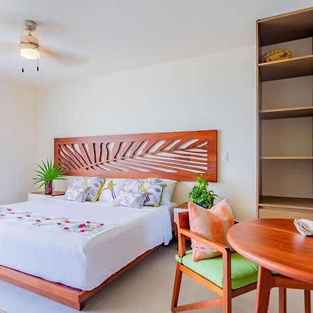 Santamar By Tao Beach Condos With Pool & Walk To Ocean 아쿠말 외부 사진