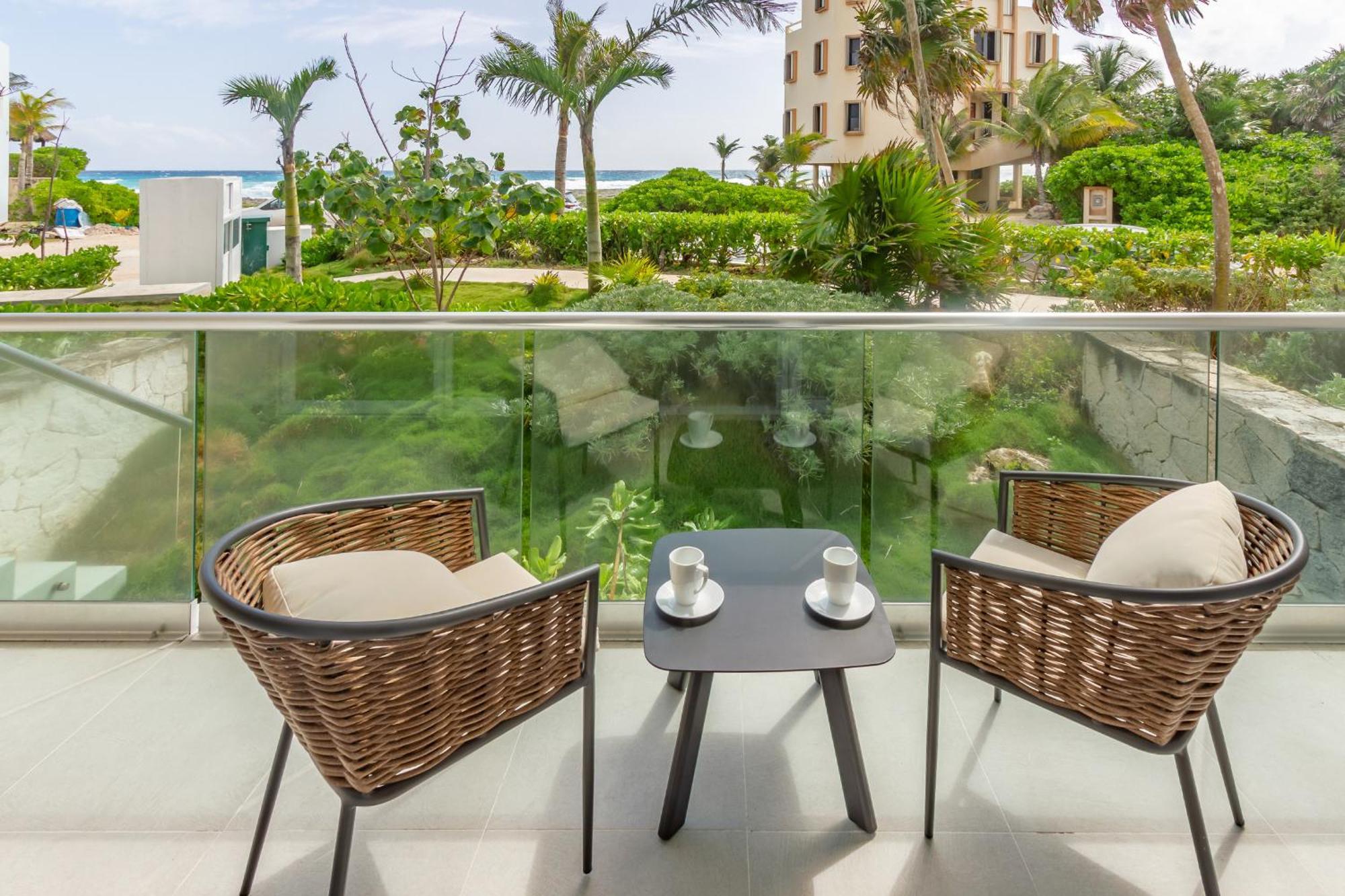 Santamar By Tao Beach Condos With Pool & Walk To Ocean 아쿠말 외부 사진