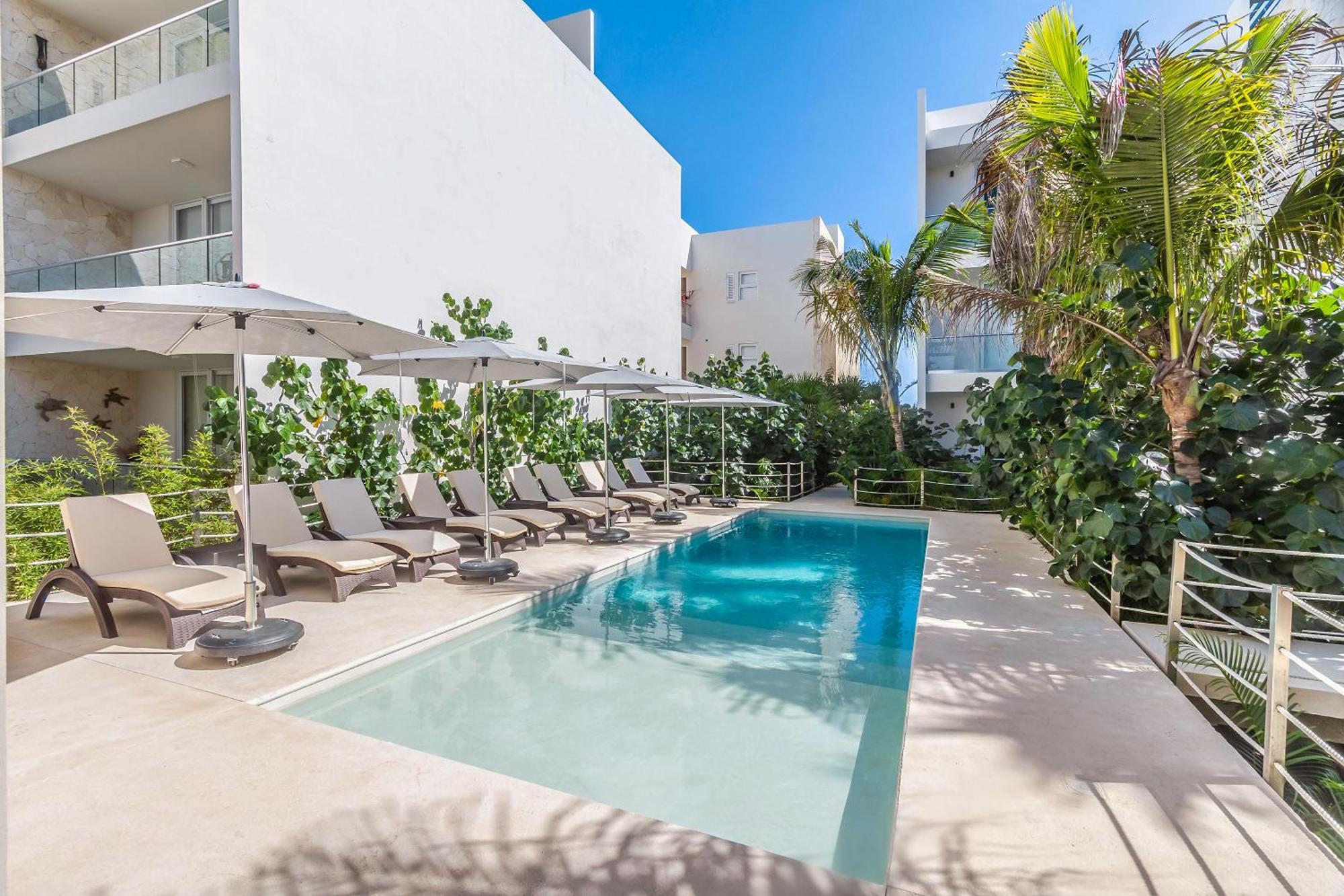 Santamar By Tao Beach Condos With Pool & Walk To Ocean 아쿠말 외부 사진