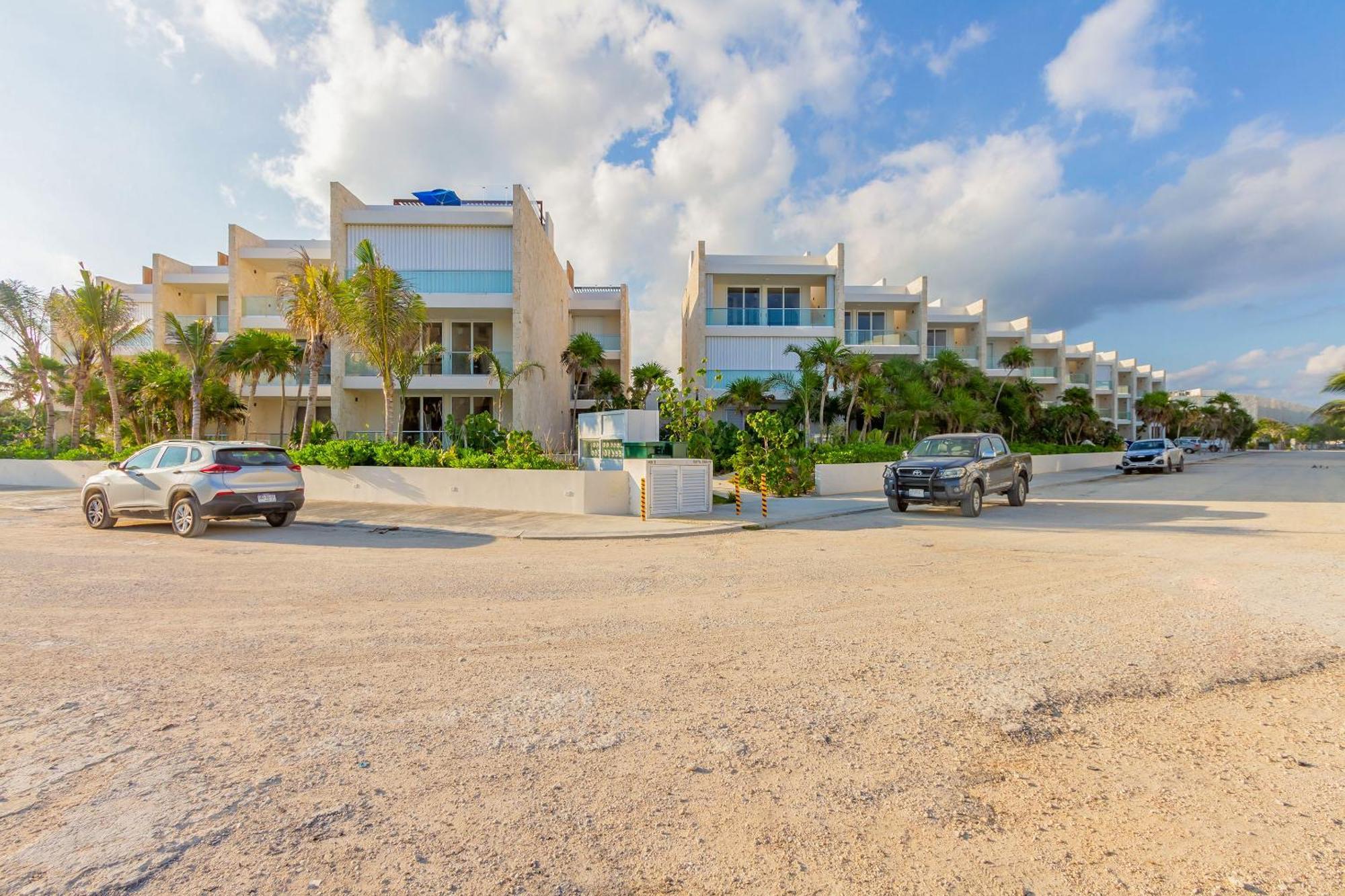 Santamar By Tao Beach Condos With Pool & Walk To Ocean 아쿠말 외부 사진