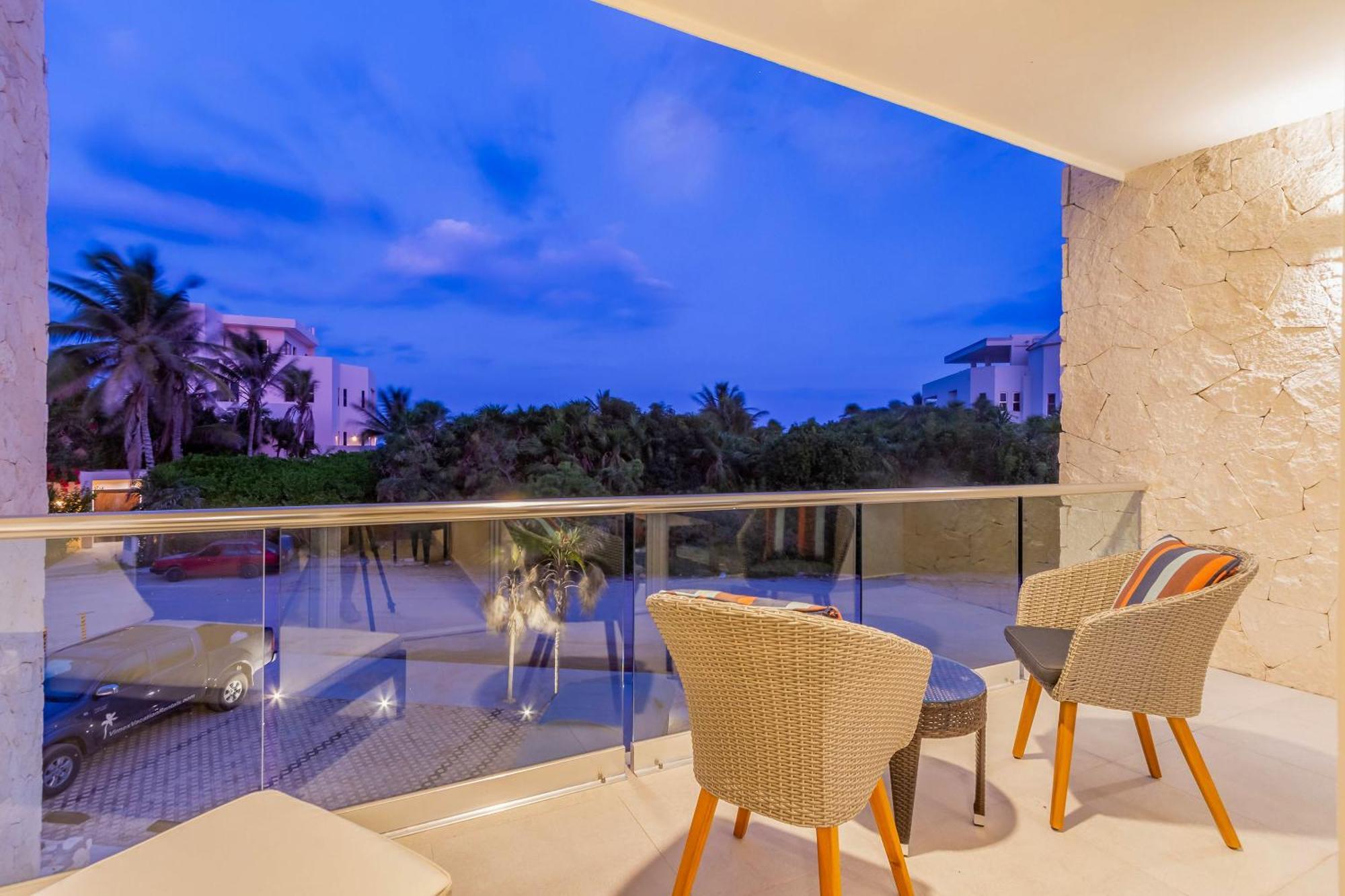 Santamar By Tao Beach Condos With Pool & Walk To Ocean 아쿠말 외부 사진